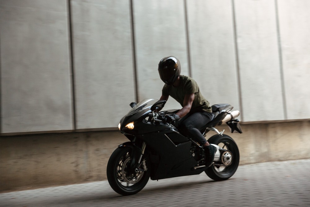 XSR 900規格詳細解析！引擎、配備、騎乘體驗分享