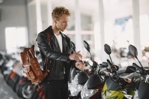 機車油精作用是什麼?車行告訴你加不加差在哪!
