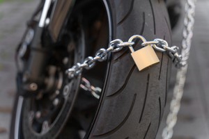 機車防盜鎖怎麼選?選購要點、款式差異全解析