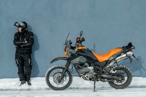機車中柱作用是什麼?機車行教你省力安全架車!