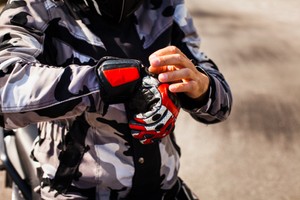 騎車防曬外套值得買嗎？功能與選購重點完整解析