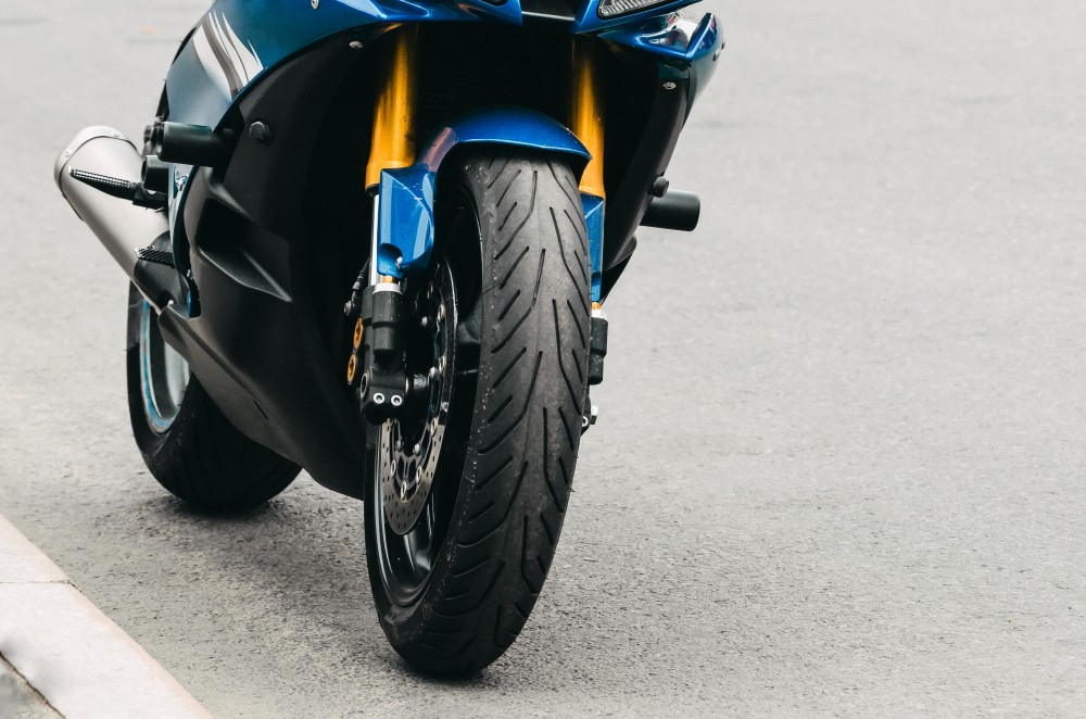 YAMAHA R1價錢多少?專業機車行實說值不值得買!