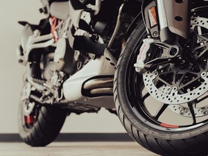 機車輪胎種類有哪些？通勤、長途、競速怎麼挑？