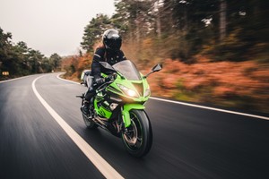 機車超速扣牌標準是什麼？3分鐘看懂規定、罰款與繳款方式