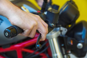 機車低速煞車異音正常嗎?專業機車行教你判斷與處理!